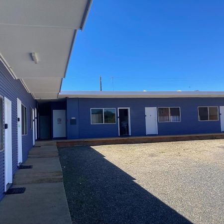 The Frontier Motel Дориго Екстериор снимка