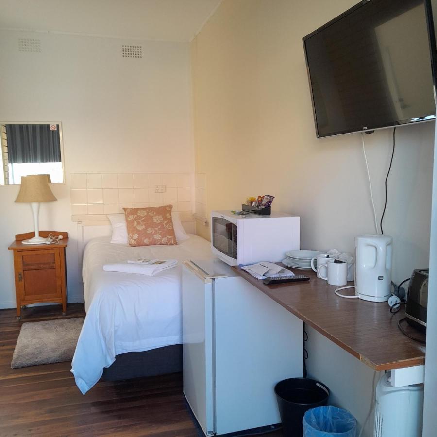 The Frontier Motel Дориго Екстериор снимка